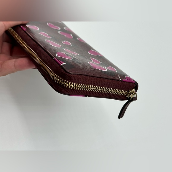 GUCCI LIMITED EDITION Betty Interlocking G Heartbeat Print Zip Around Wallet - Picture 13 of 14